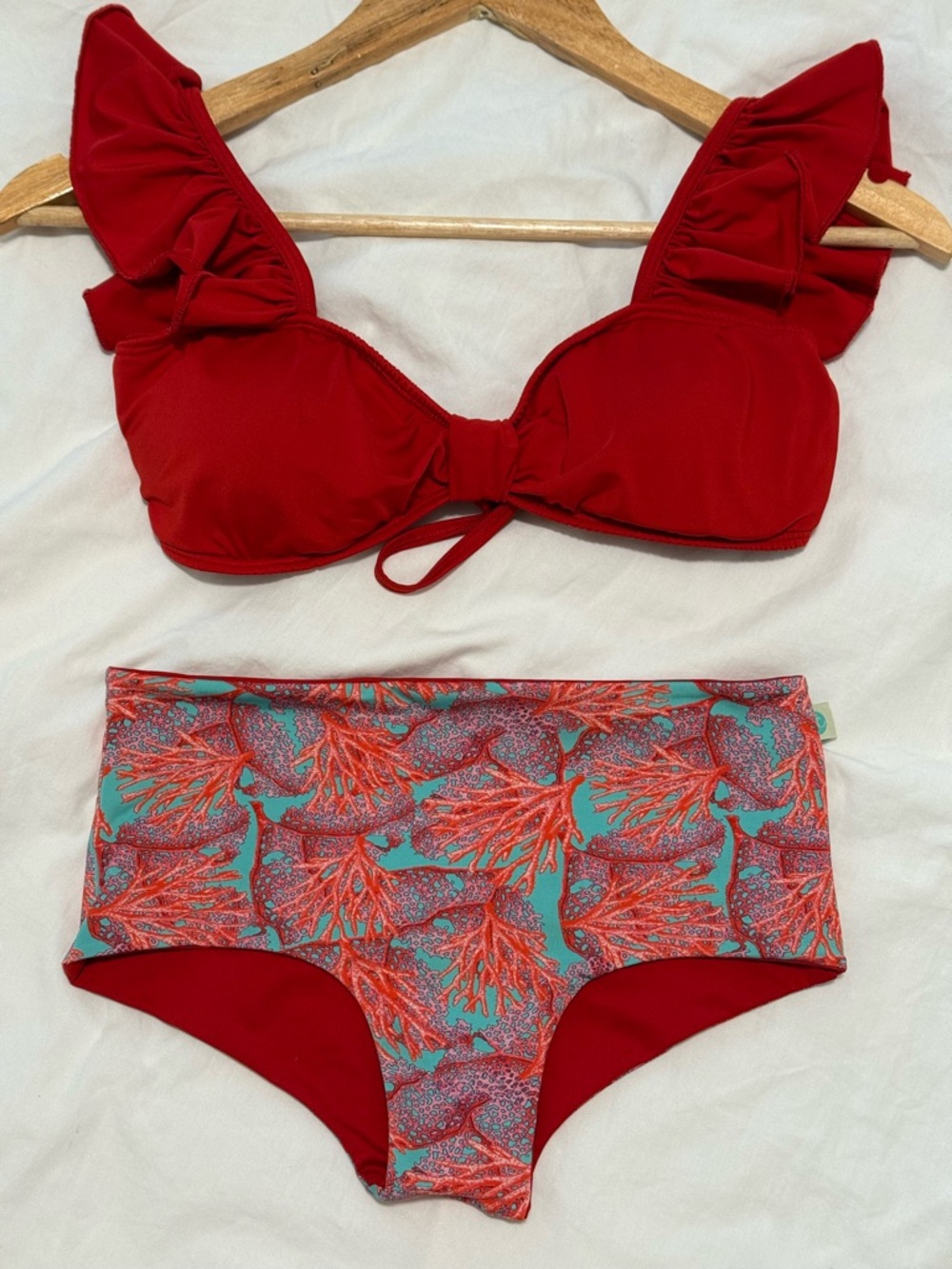 Red Ruffle Shoulder High-Waist Bikini Set - Picture 2 of 5